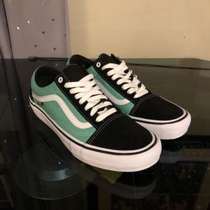 Vans Old School Pro 10.5 mens (Never Worn)
